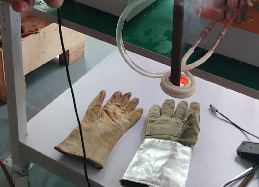 25KW型号的蓝鲸体育高清直播官网入口
用来做淬火、退火、焊接、熔炼等热处理工艺