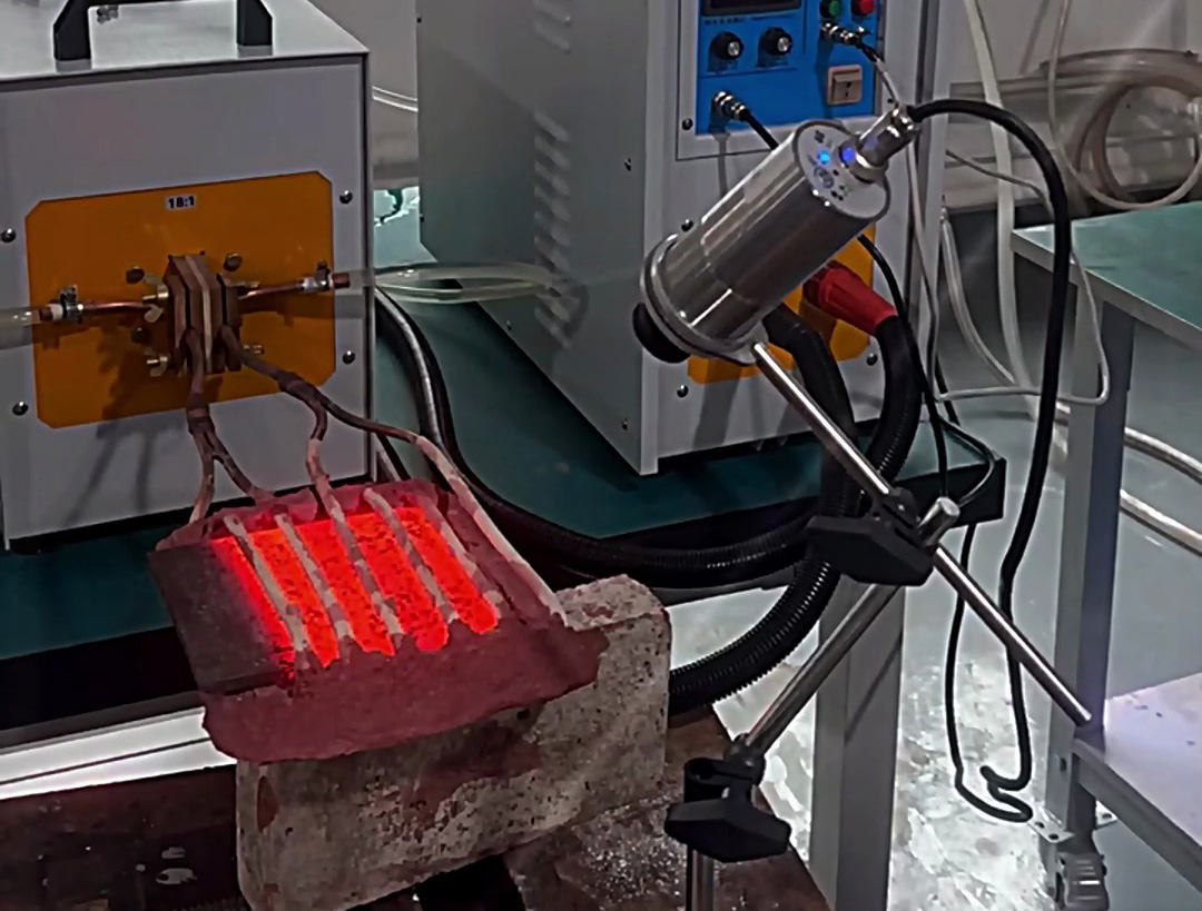 这款带红外温控检测的高频感应加热机,它支持最高正负5度的温度控制