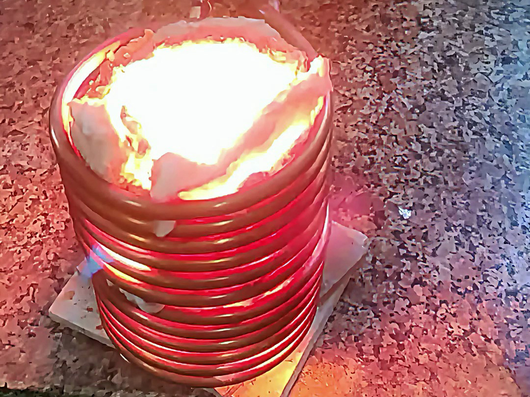 5公斤小型中频熔炼炉，可以熔炼金银铜铁铝的各类常见金属材料