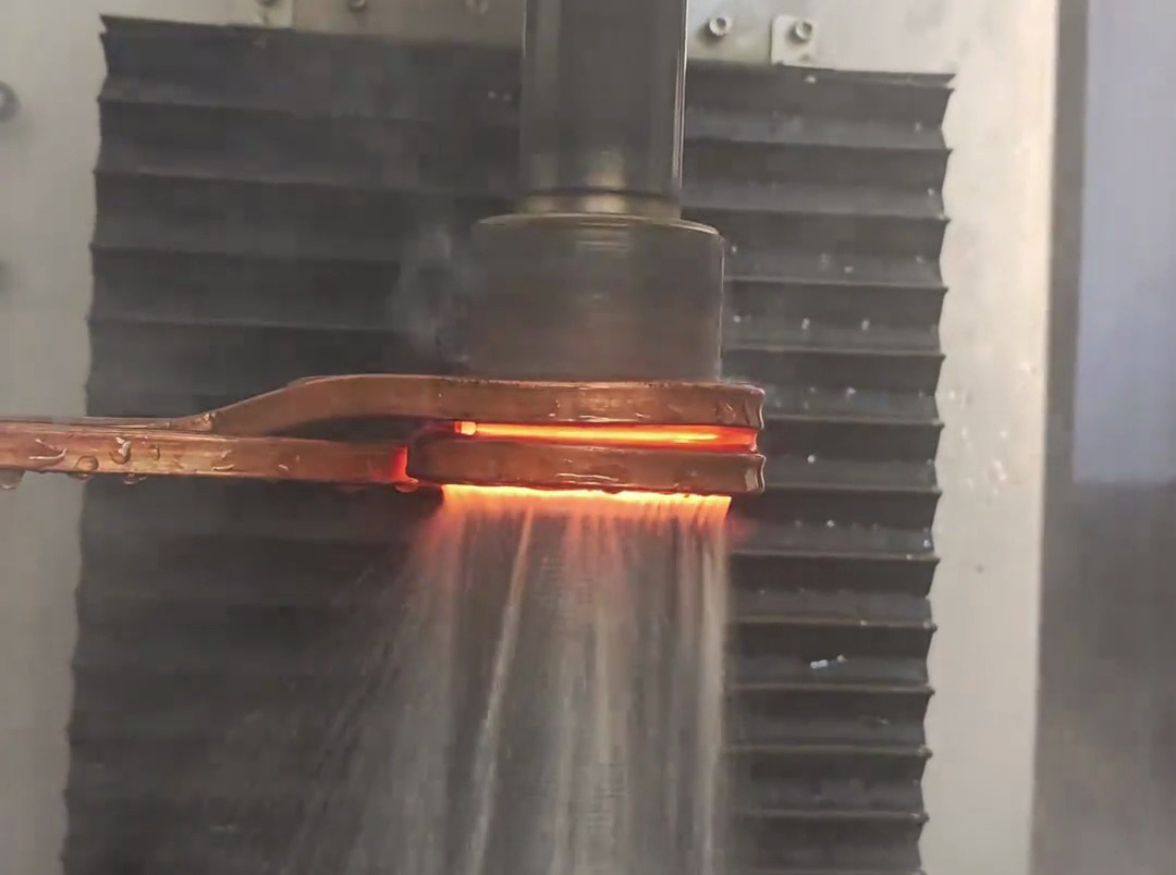 高频淬火机床有多强，电机轴淬火全过程揭秘！硬度提升看得见