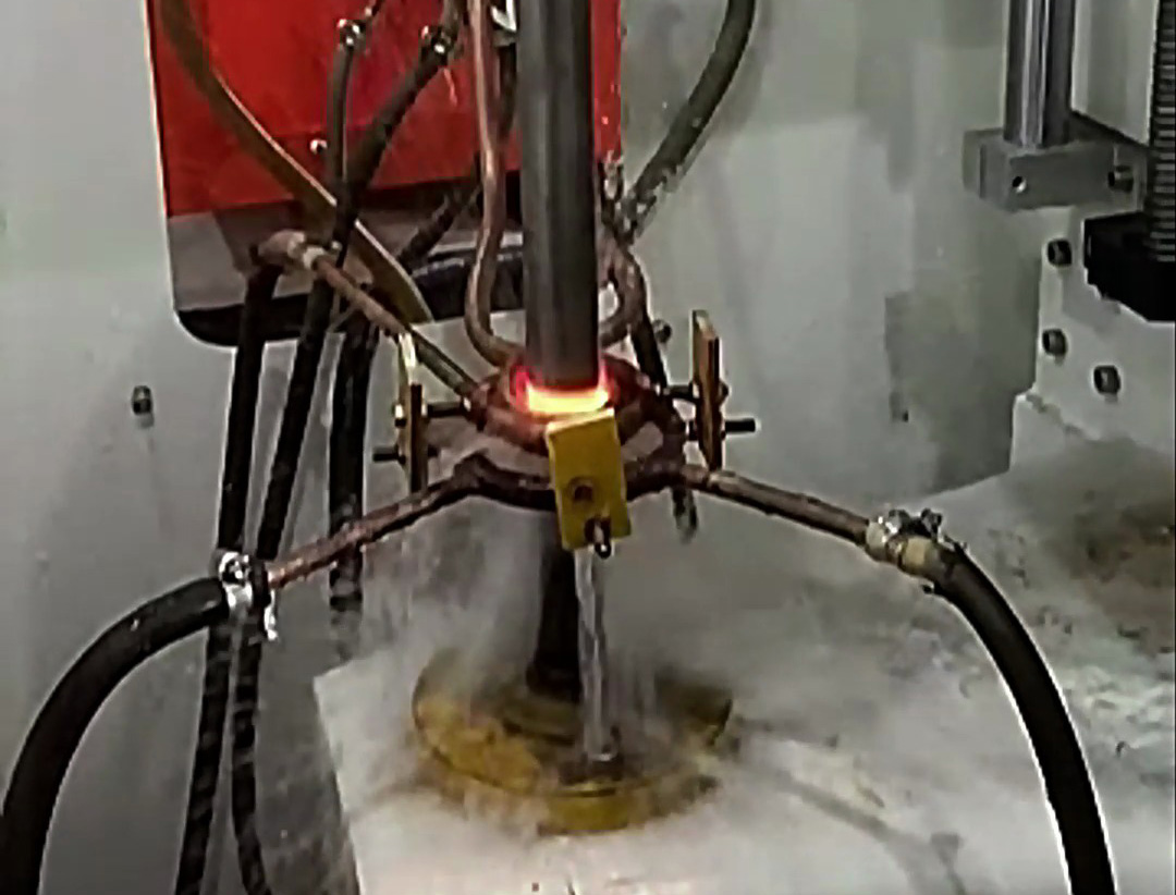 你以为销子淬火还要人工?这台机器已经实现销轴全自动化高频淬火了