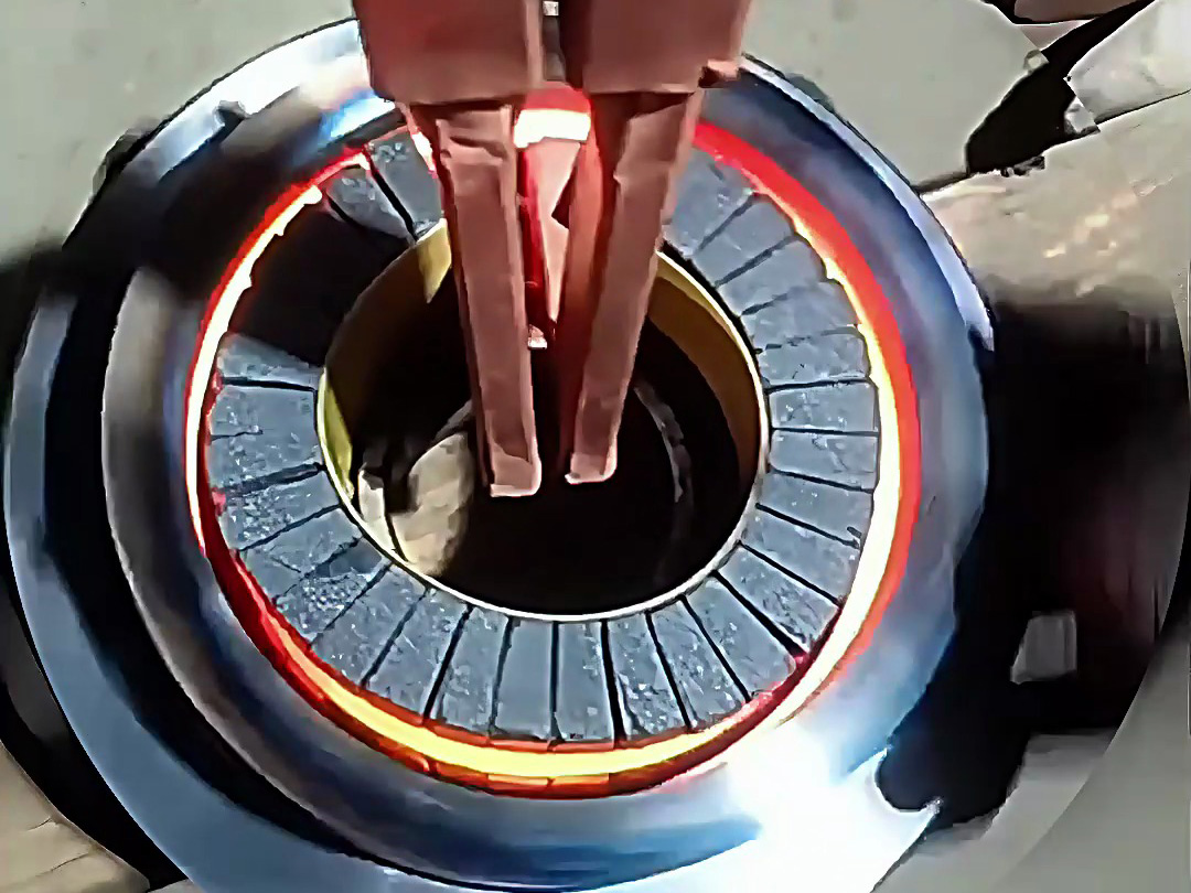 使用高频淬火机对工件的内孔进行淬火热处理是一种非常有效的工艺