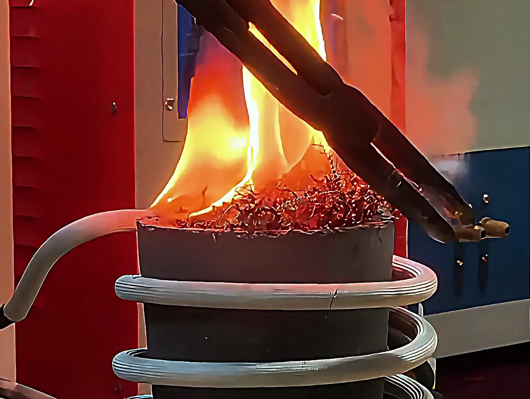 小型高频熔炼炉,废铁屑熔炼只要5分钟就可以熔炼一炉