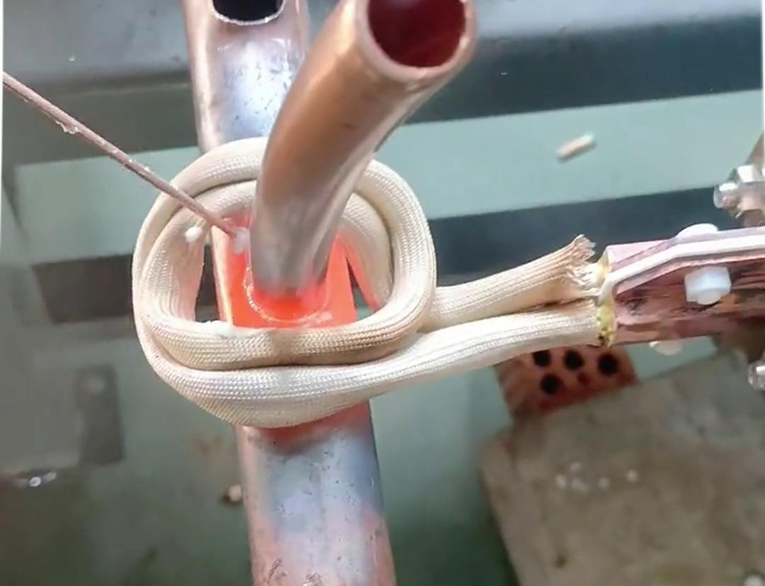 054F010167BC20AF0429B1144371E39A.jpg 054F010167BC20AF0429B1144371E39A.jpg